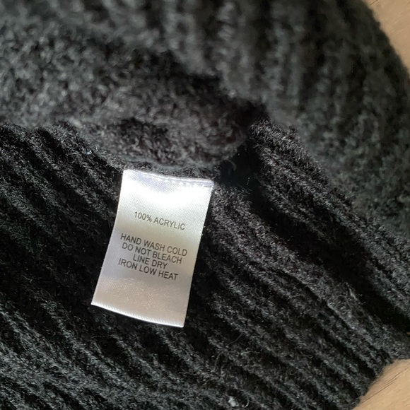 Lulus Sweater  cardigan with Elegant Design - Picture 6 of 9